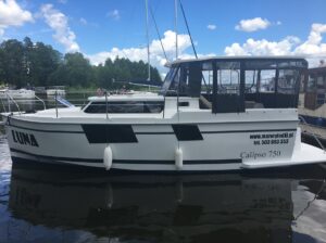 “Luna” Calipso 750- łódź motorowa typu hauseboat