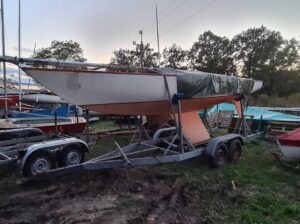 Łódź żaglowa Soling z przyczepą