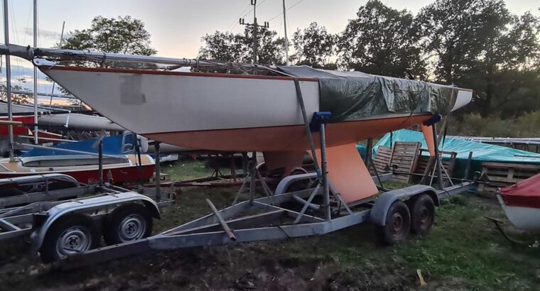 Łódź żaglowa Soling z przyczepą