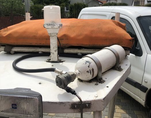 SAR BIMINI z systemem ratowniczym do odwracania przewróconej