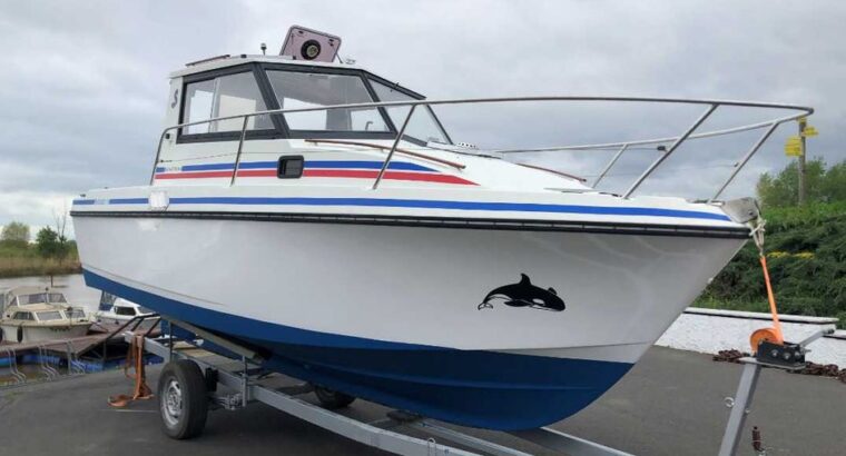 Jacht motorowy BENETEAU Antares 730 Volvo diesel 5l/godz