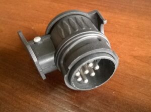 Adapter redukcja przejściówka gniazda hak 13/7 PIN