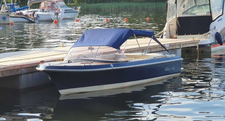 Jacht Motorowy Boesch – Retro 580