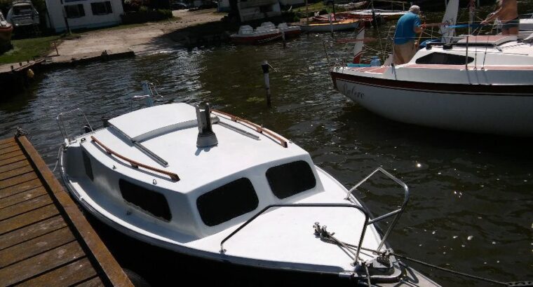 Jacht kabinowy typ “Karolinka”