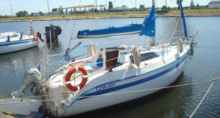 Jacht TES 678 BT 2009/10 r.