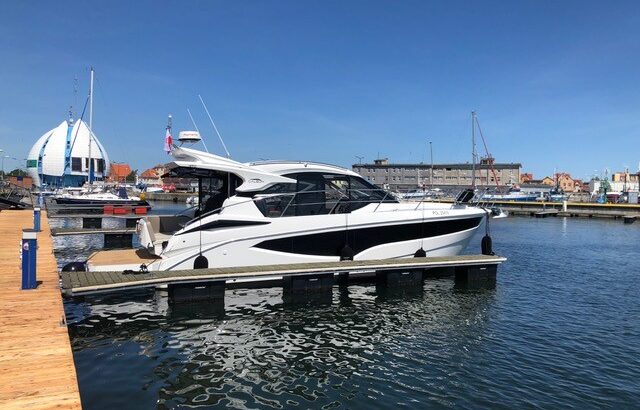 JACHT MOTOROWY GALEON 370