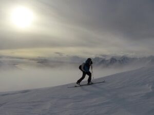 Dopłynąć na Svalbard