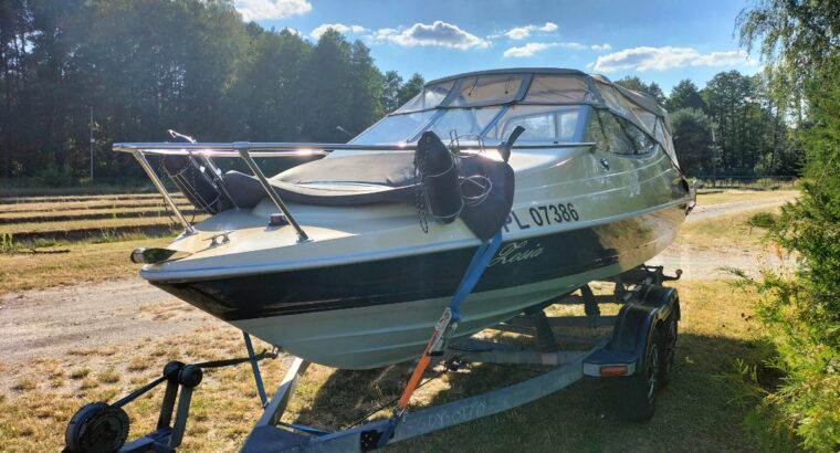 Łódź motorowa Bayliner Capri Cuddy 2072 ,silnik Mercury 201