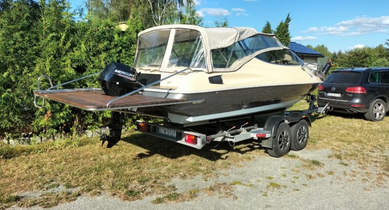 Łódź motorowa Bayliner Capri Cuddy 2072 ,silnik Mercury 201